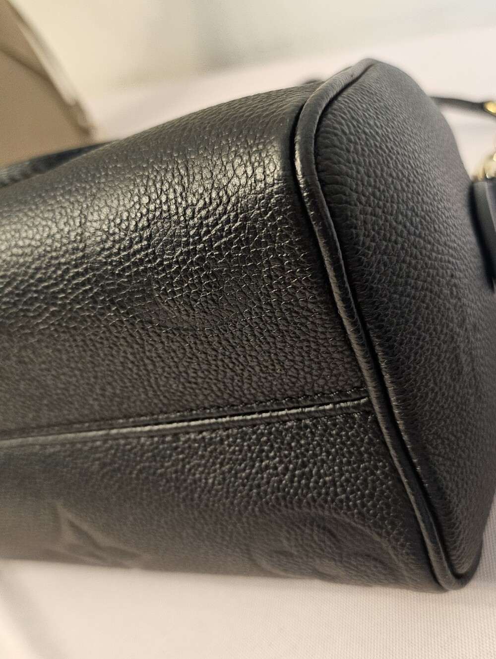 Louis Vuitton Speedy 20 Bandoulière Black Empreinte Microchipped - Picture 8 of 16